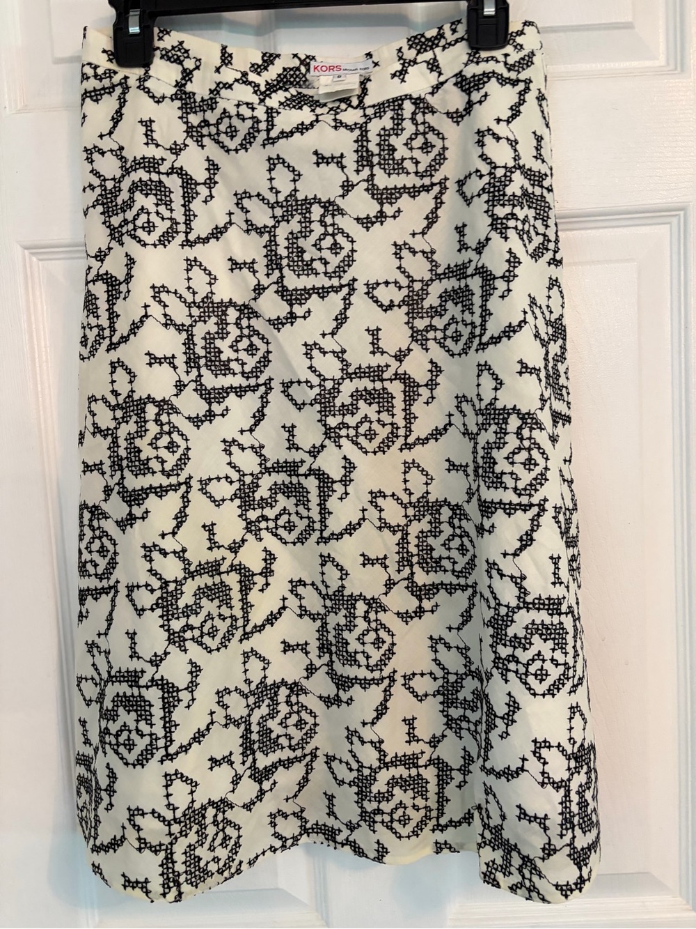 Michael Kors Size 8 Black & Cream Embroidered Floral A-Line Skirt